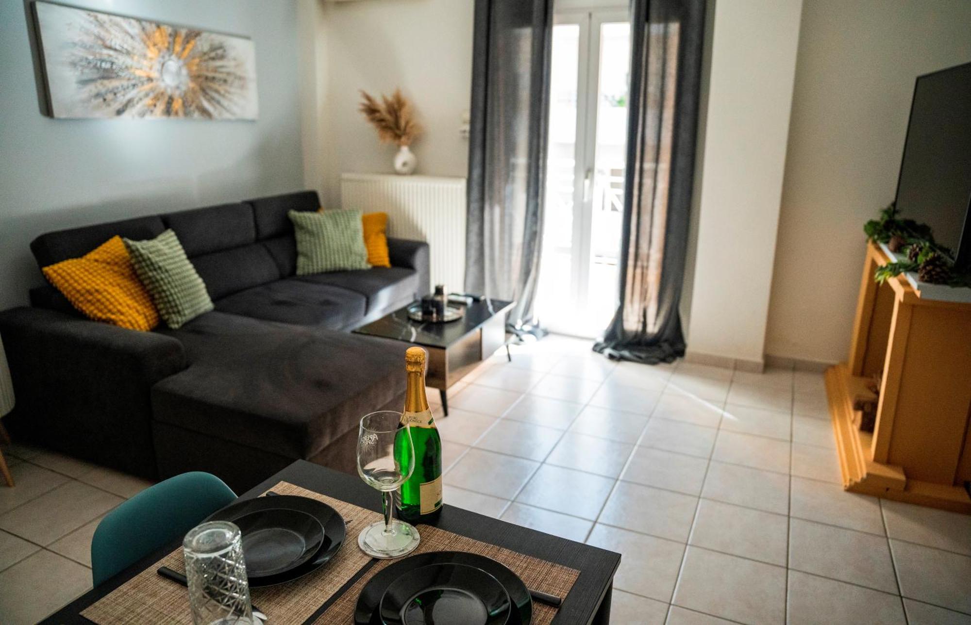 Gk Suites-Constantin View , Auto Check-In 24H Lárisa Eksteriør bilde